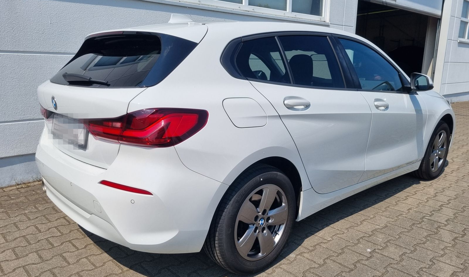 BMW 118i Advantage LED Tempomat Klimaaut. Shz PDC foto 6