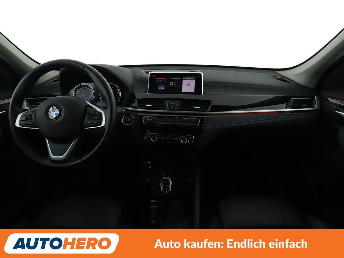 BMW X1 xDrive 20i Sport Line Aut. NAV LED TEMPO CAM foto 12
