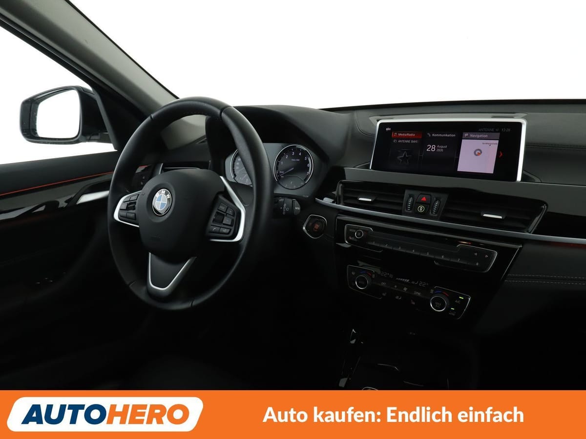 BMW X1 xDrive 20i Sport Line Aut. NAV LED TEMPO CAM foto 13