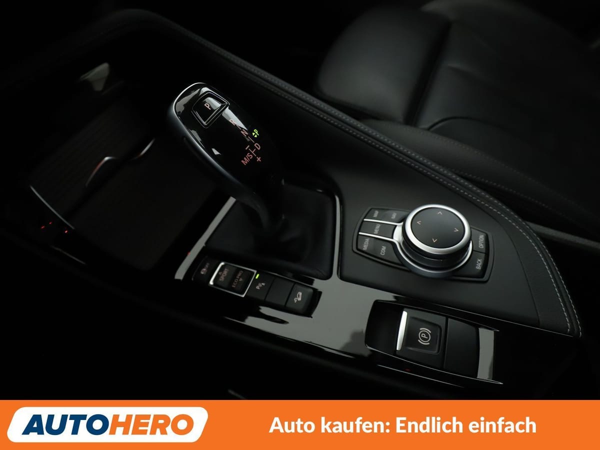 BMW X1 xDrive 20i Sport Line Aut. NAV LED TEMPO CAM foto 24