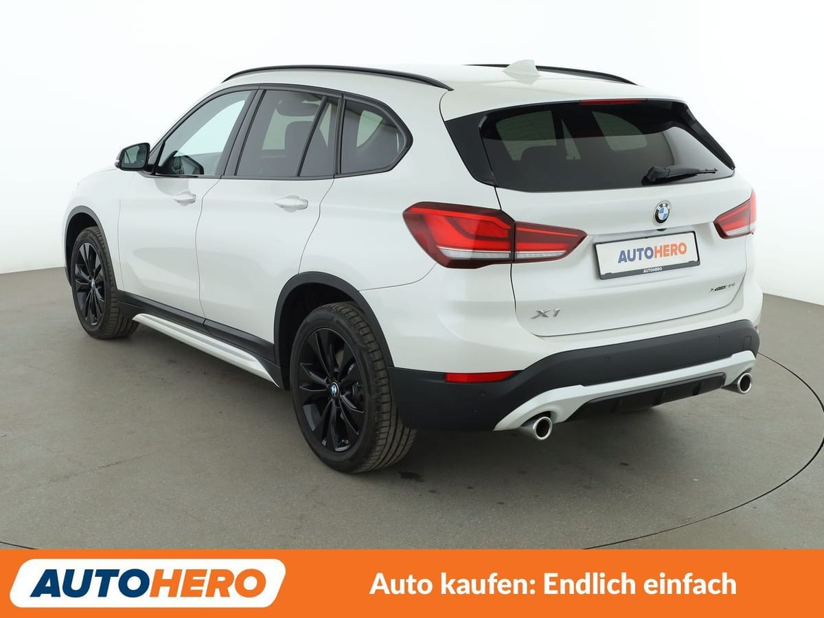 BMW X1 xDrive 20i Sport Line Aut. NAV LED TEMPO CAM foto 4
