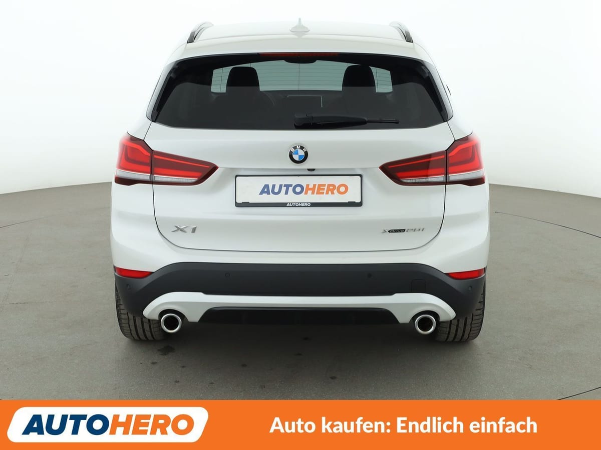 BMW X1 xDrive 20i Sport Line Aut. NAV LED TEMPO CAM foto 5