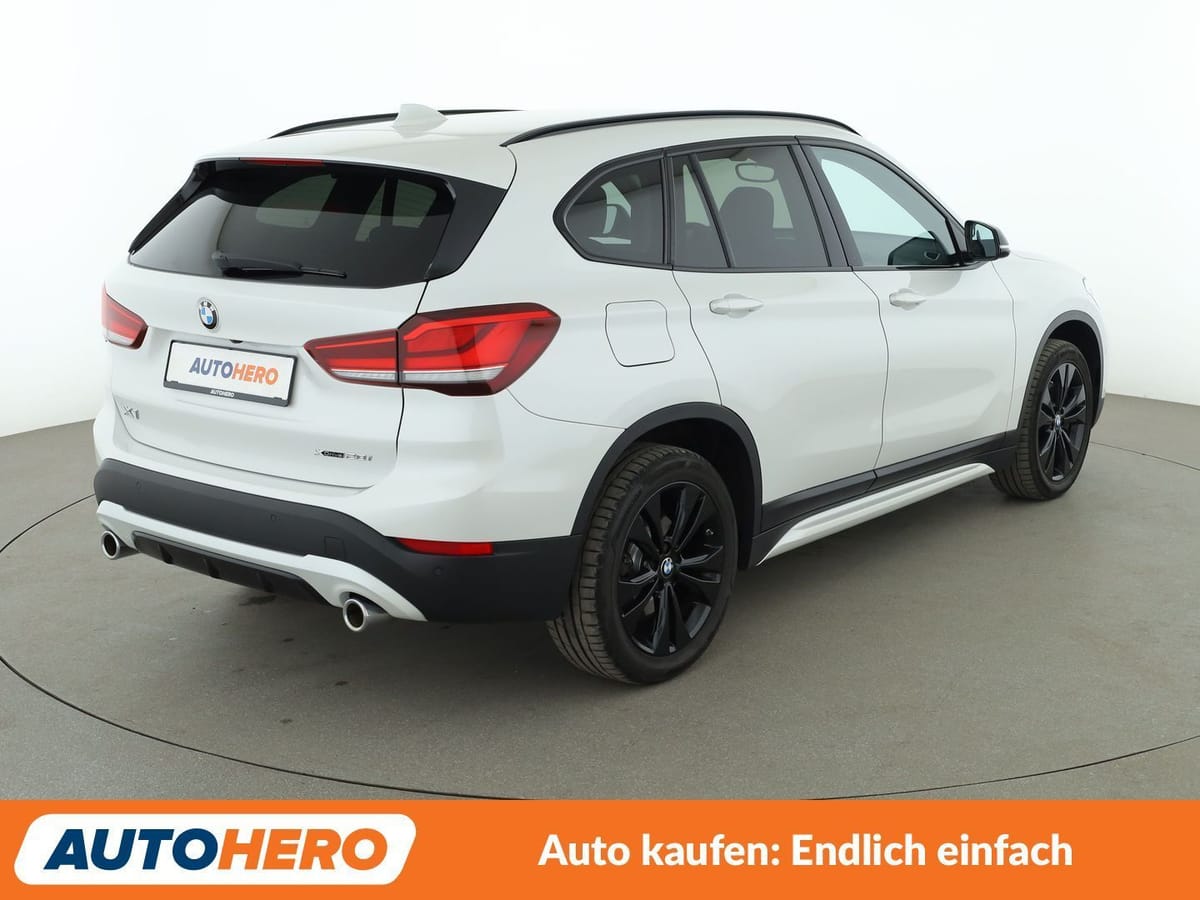 BMW X1 xDrive 20i Sport Line Aut. NAV LED TEMPO CAM foto 6