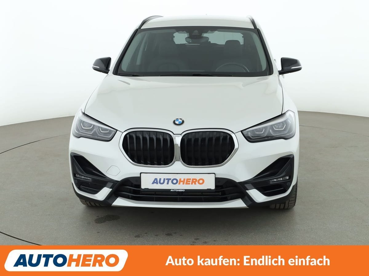 BMW X1 xDrive 20i Sport Line Aut. NAV LED TEMPO CAM foto 9