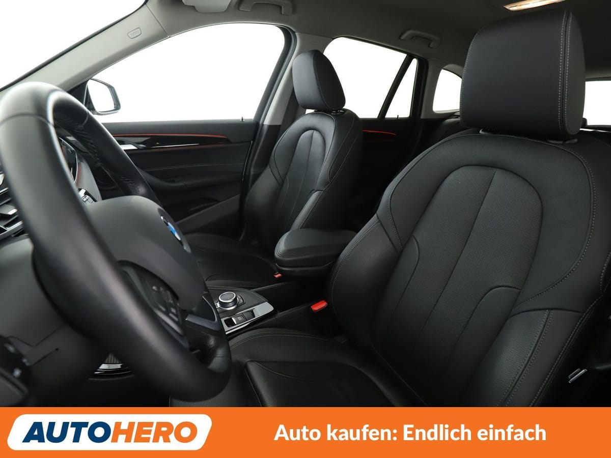 BMW X1 xDrive 20i Sport Line Aut. NAV LED TEMPO CAM foto 10