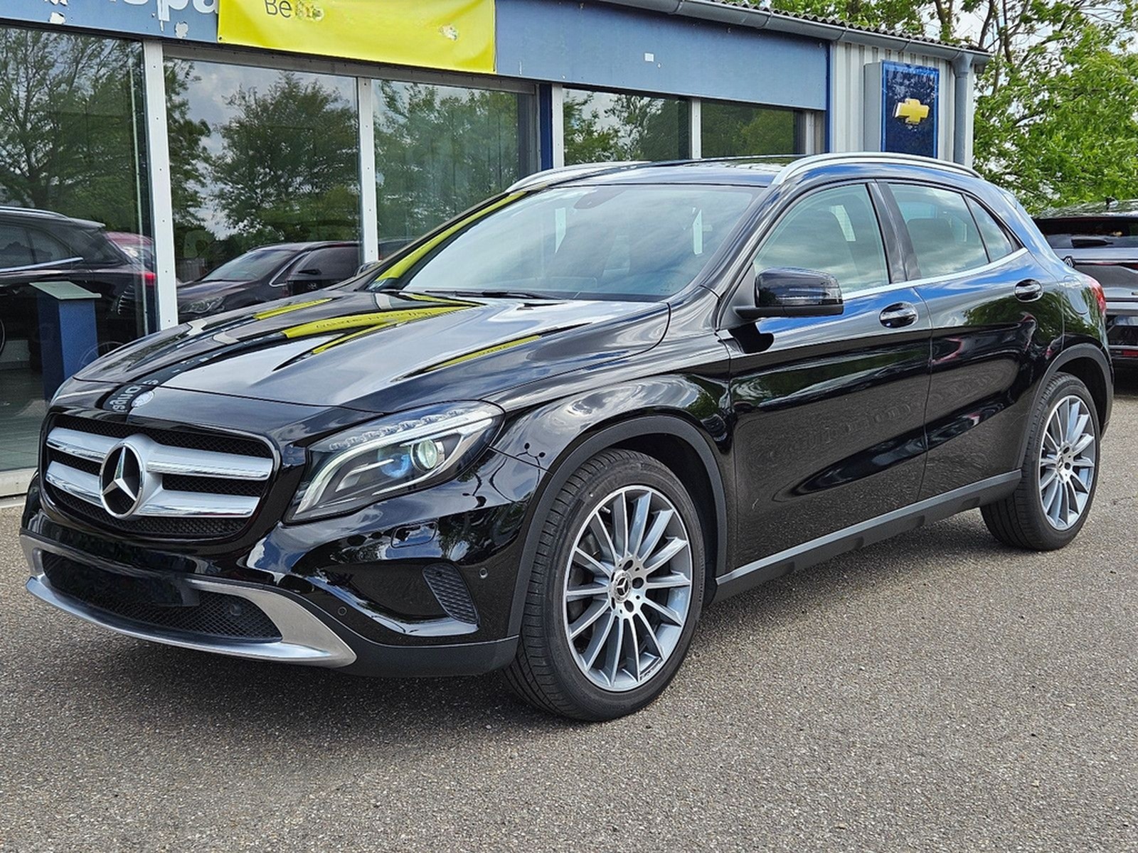Mercedes-Benz GLA 200 CDI Automatik Panoramaglasdach Navi AHK foto 2