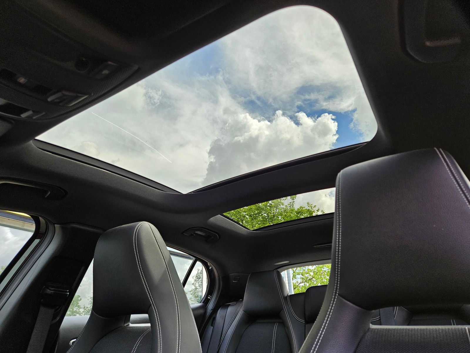 Mercedes-Benz GLA 200 CDI Automatik Panoramaglasdach Navi AHK foto 11