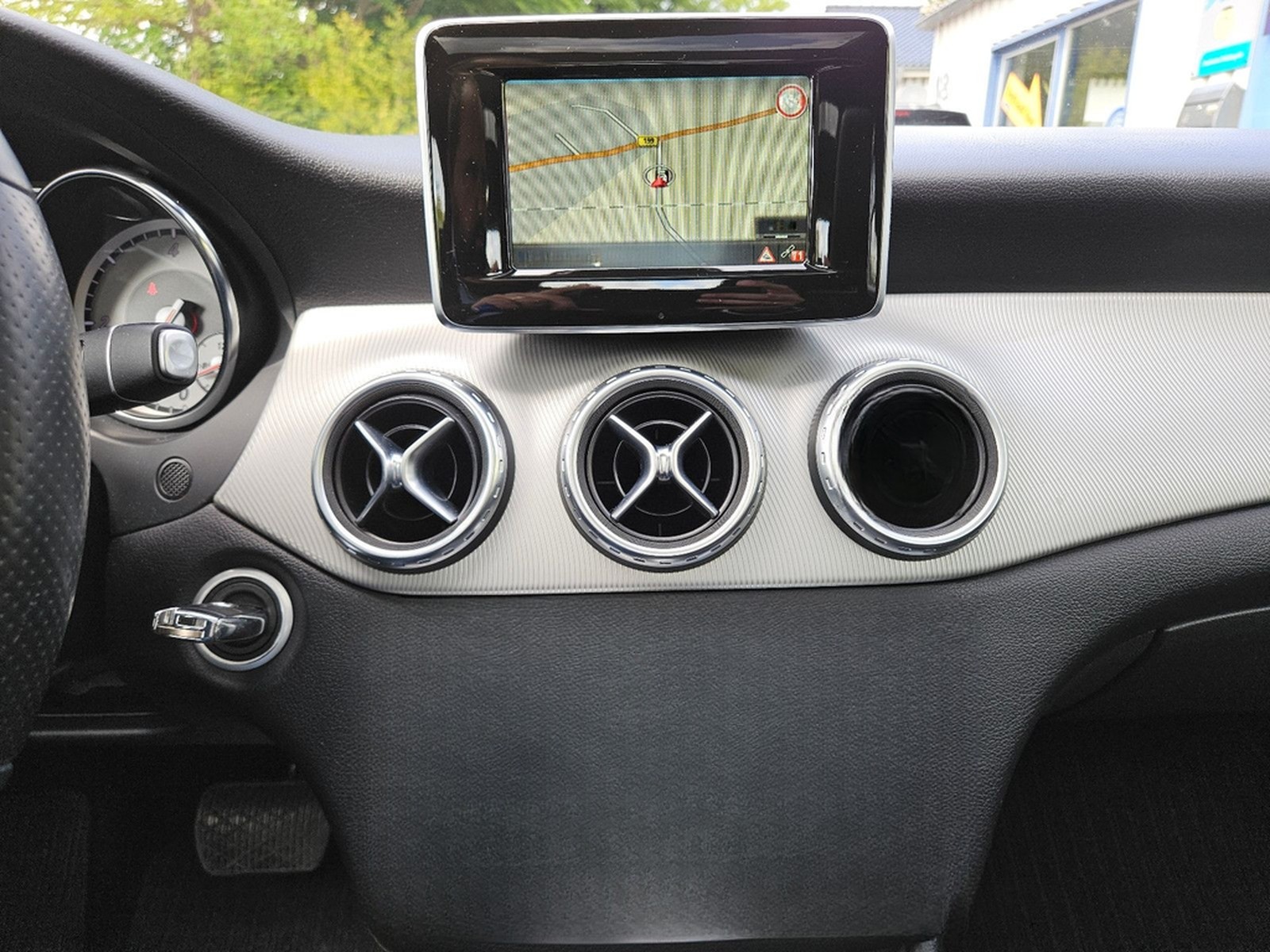 Mercedes-Benz GLA 200 CDI Automatik Panoramaglasdach Navi AHK foto 19