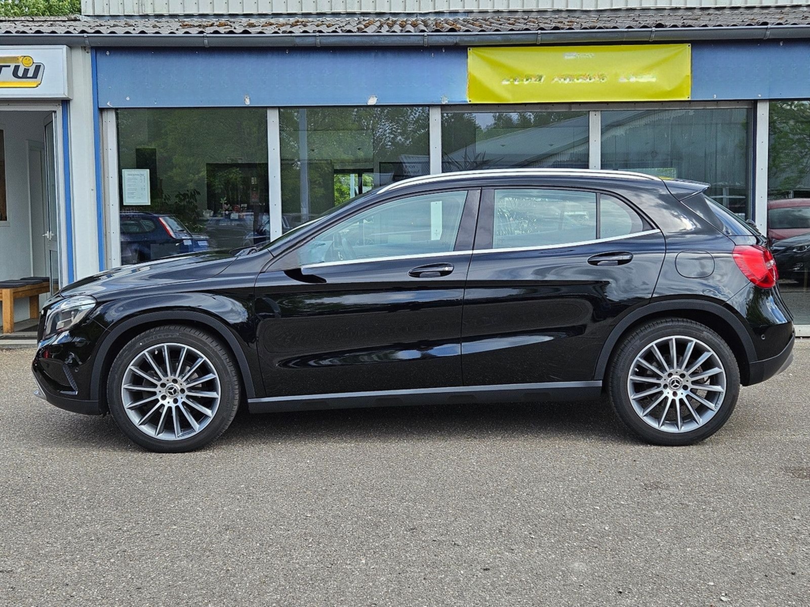 Mercedes-Benz GLA 200 CDI Automatik Panoramaglasdach Navi AHK foto 3