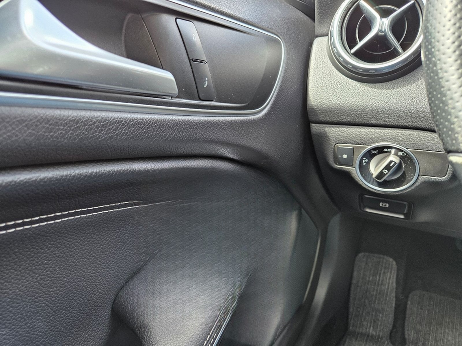 Mercedes-Benz GLA 200 CDI Automatik Panoramaglasdach Navi AHK foto 22