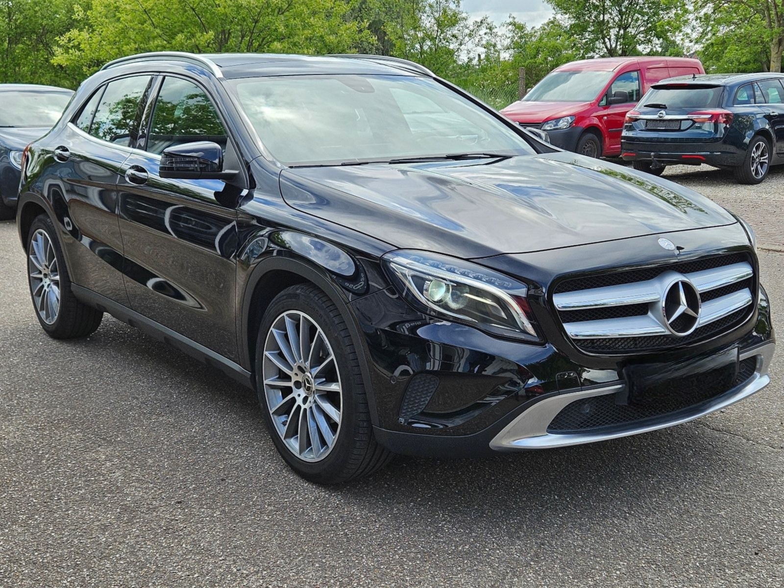 Mercedes-Benz GLA 200 CDI Automatik Panoramaglasdach Navi AHK foto 8