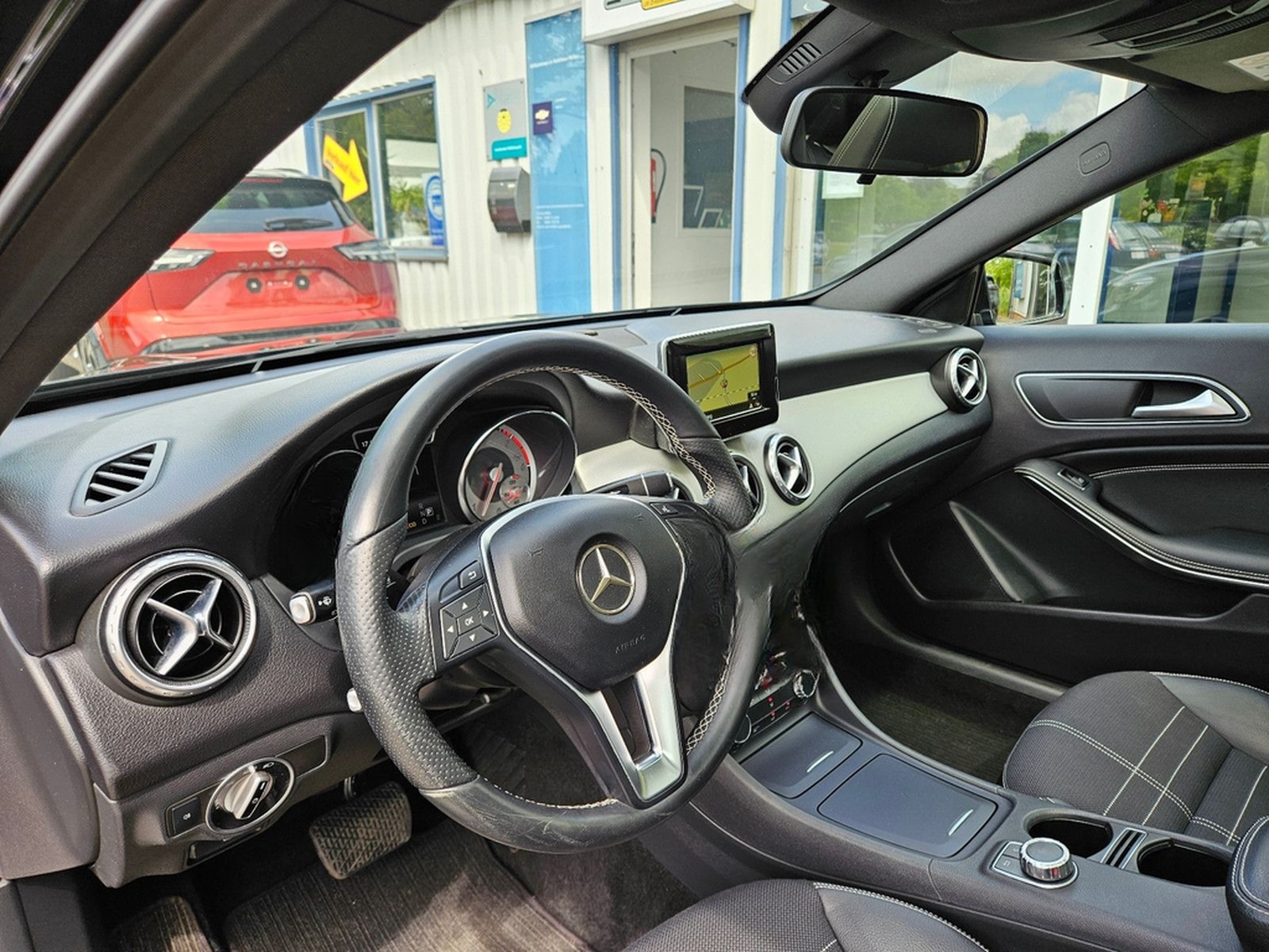Mercedes-Benz GLA 200 CDI Automatik Panoramaglasdach Navi AHK foto 9