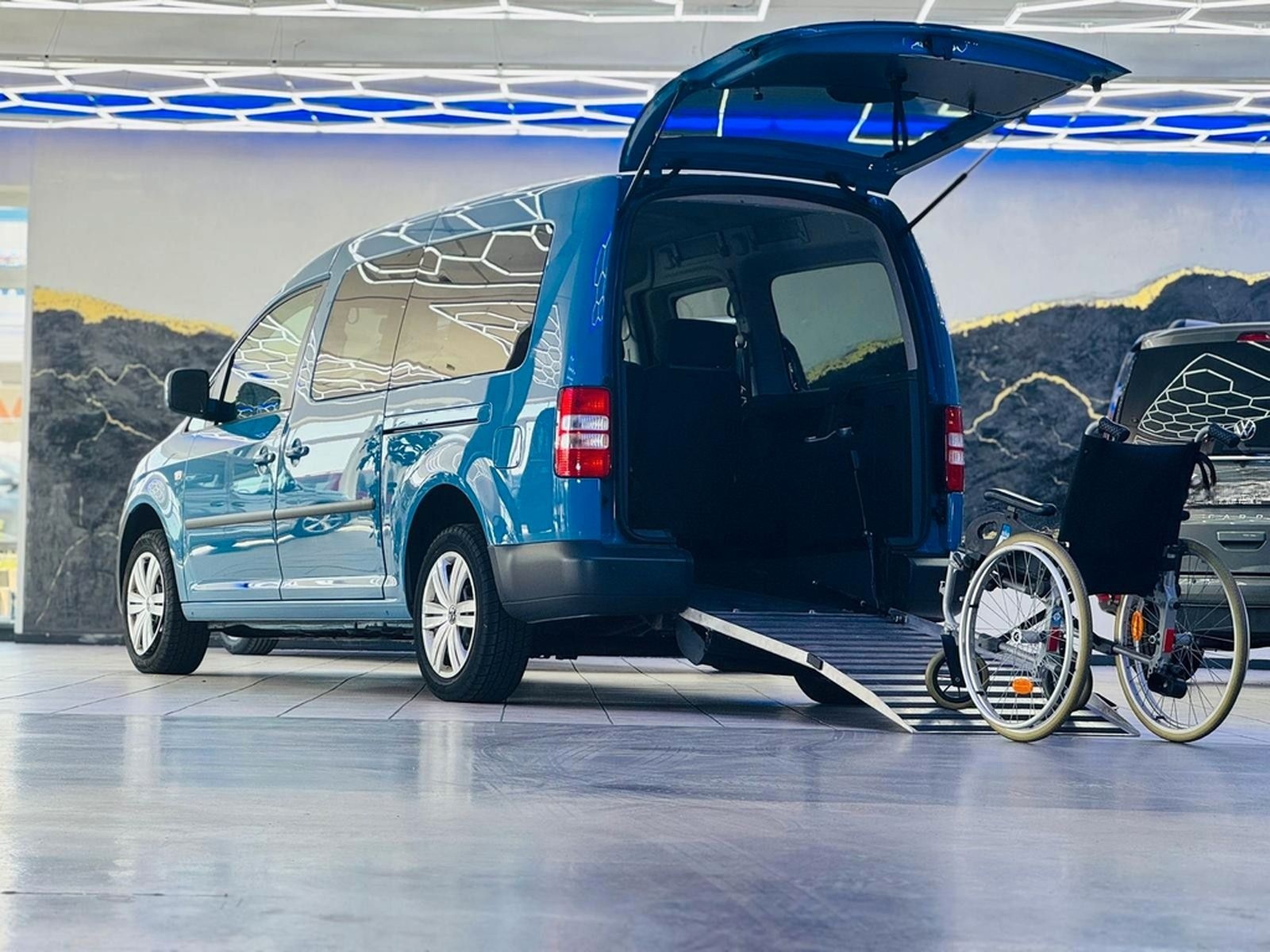 Volkswagen Caddy-Maxi-DSG-Behindertengerecht-Rampe- foto 6