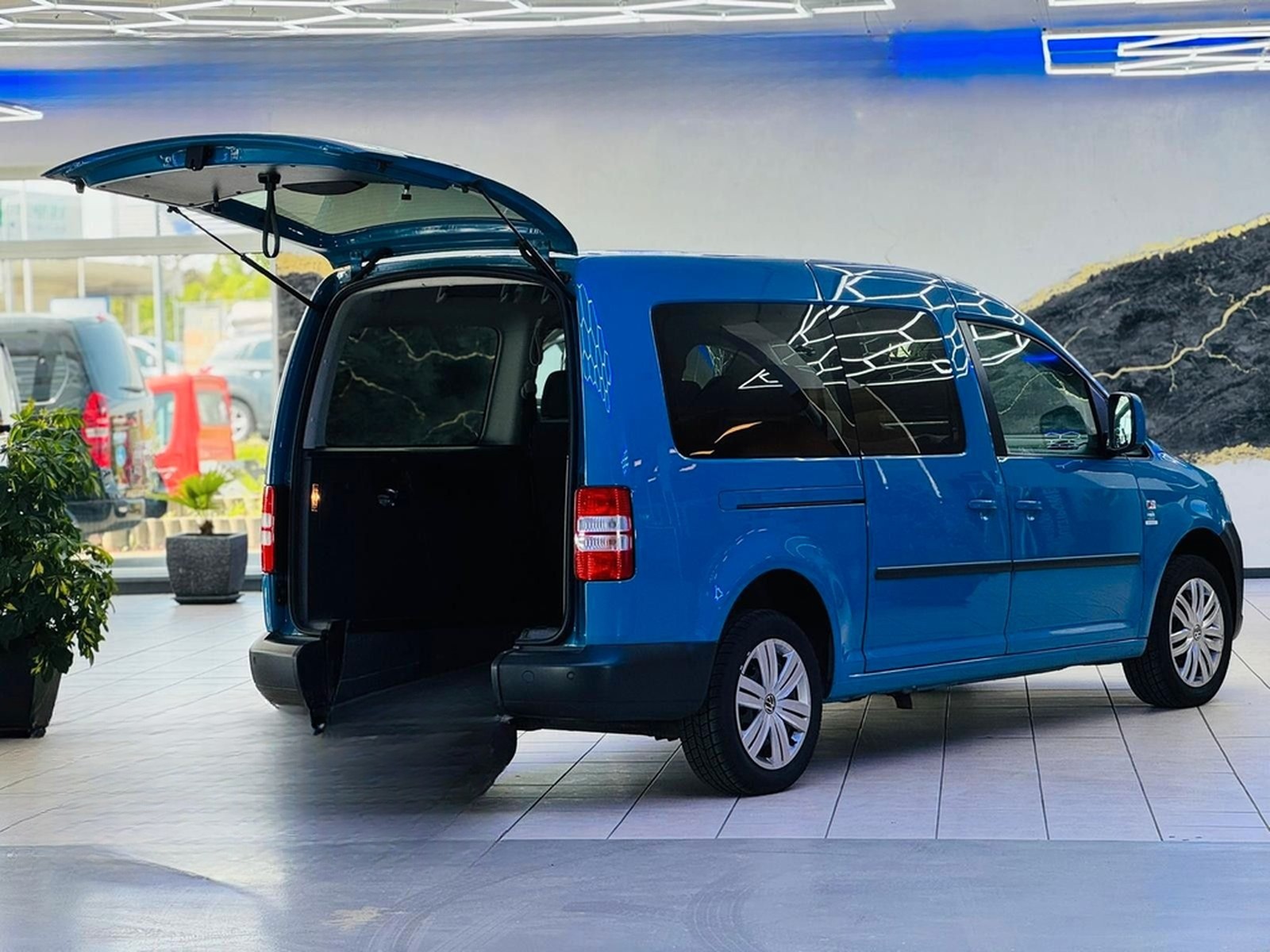 Volkswagen Caddy-Maxi-DSG-Behindertengerecht-Rampe- foto 8