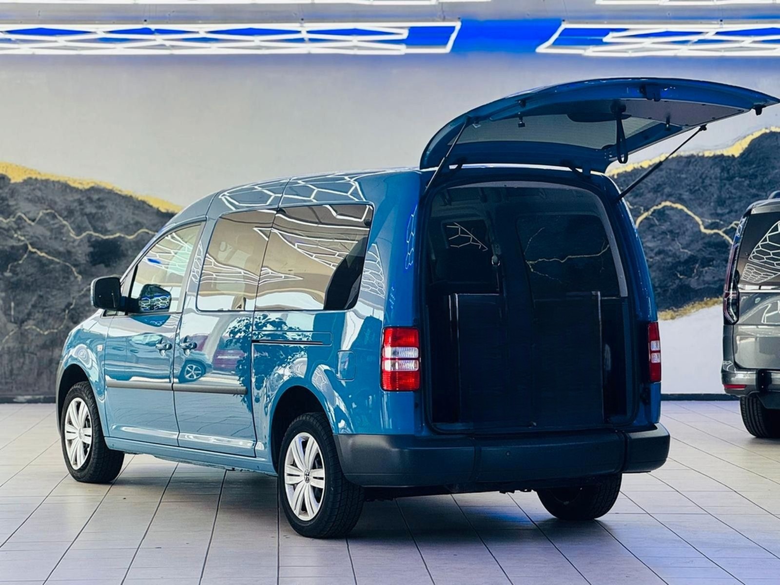 Volkswagen Caddy-Maxi-DSG-Behindertengerecht-Rampe- foto 9
