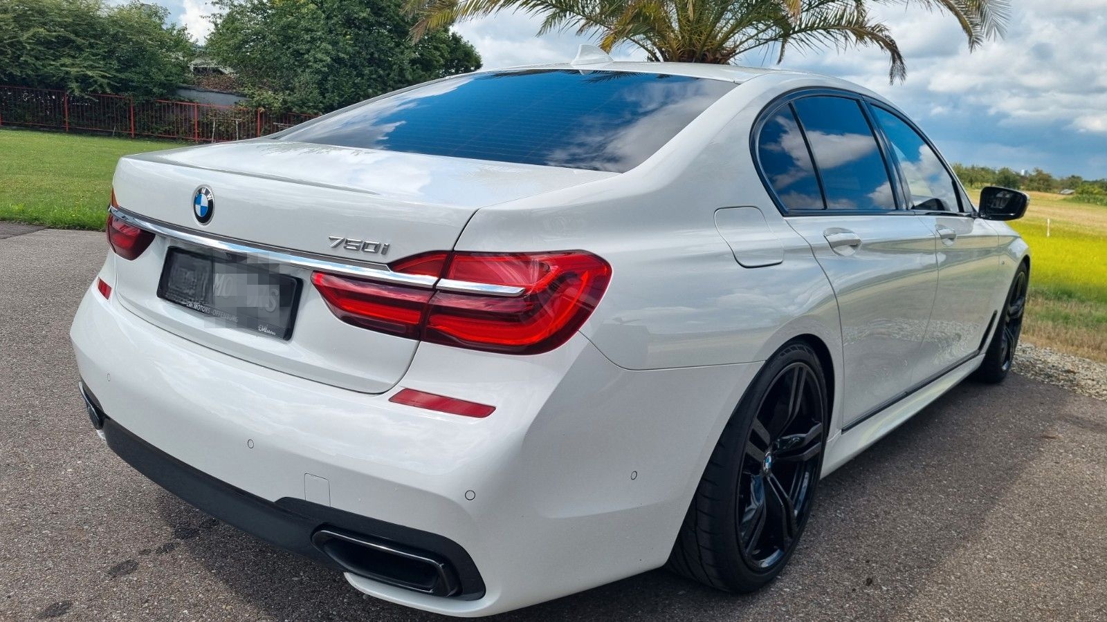 BMW 750 i M PERFORMANCE PAKET foto 3