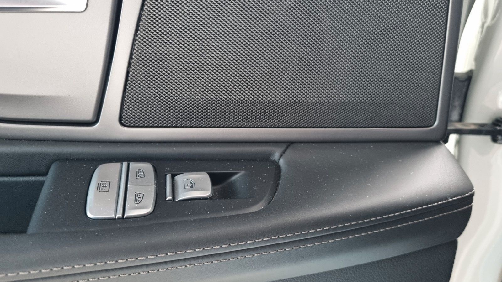 BMW 750 i M PERFORMANCE PAKET foto 6