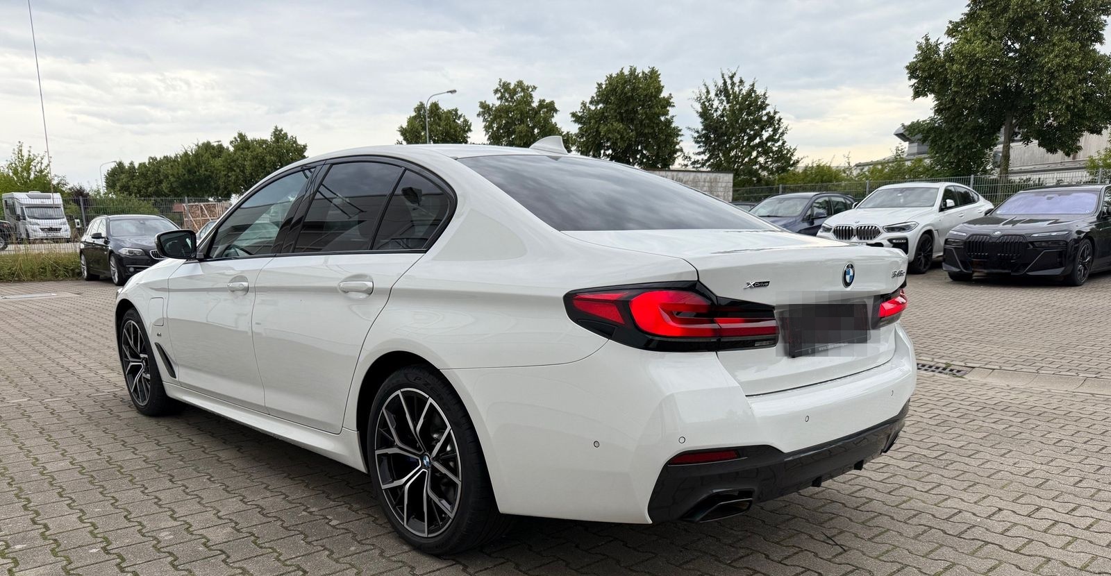 BMW 545e xDrive Lim M Sportpaket Head-Up HK HiFi foto 7