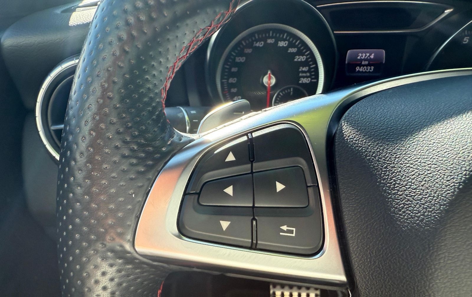 Mercedes-Benz CLA 180 Shooting Brake AMG Line NAVI/LED/TEMP. foto 12