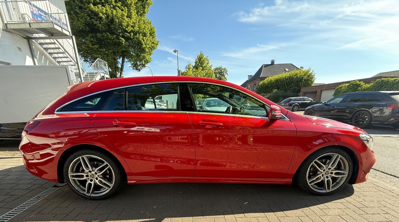 Mercedes-Benz CLA 180 Shooting Brake AMG Line NAVI/LED/TEMP. foto 3