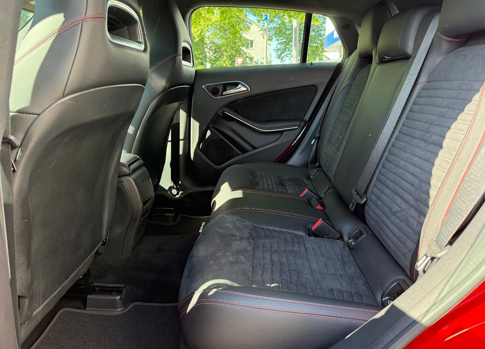 Mercedes-Benz CLA 180 Shooting Brake AMG Line NAVI/LED/TEMP. foto 8