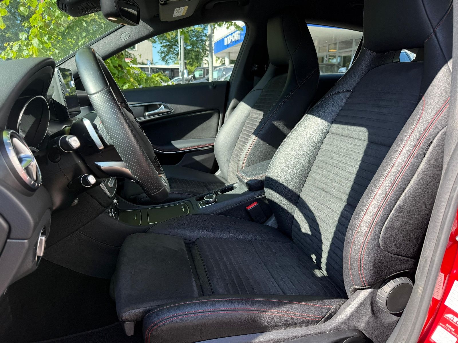 Mercedes-Benz CLA 180 Shooting Brake AMG Line NAVI/LED/TEMP. foto 10