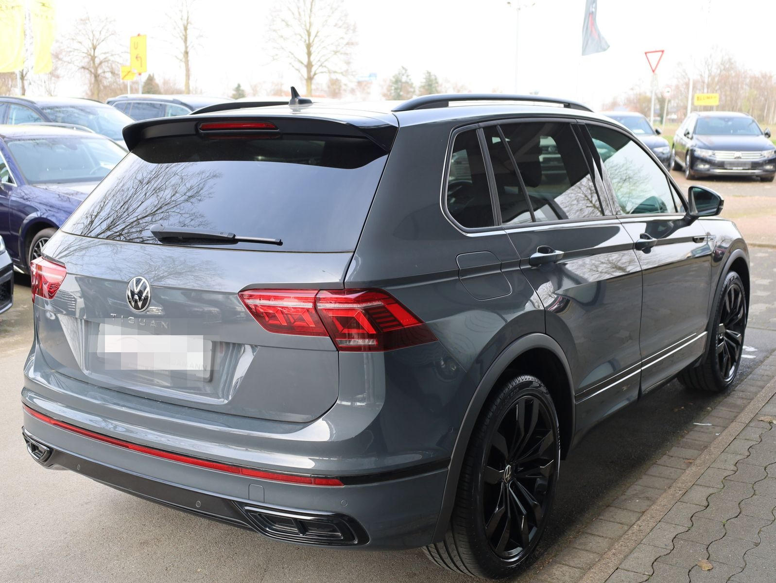 Volkswagen Tiguan R-Line*AHK*Virtual*Pano*ACC*MatrixLED*20" foto 14