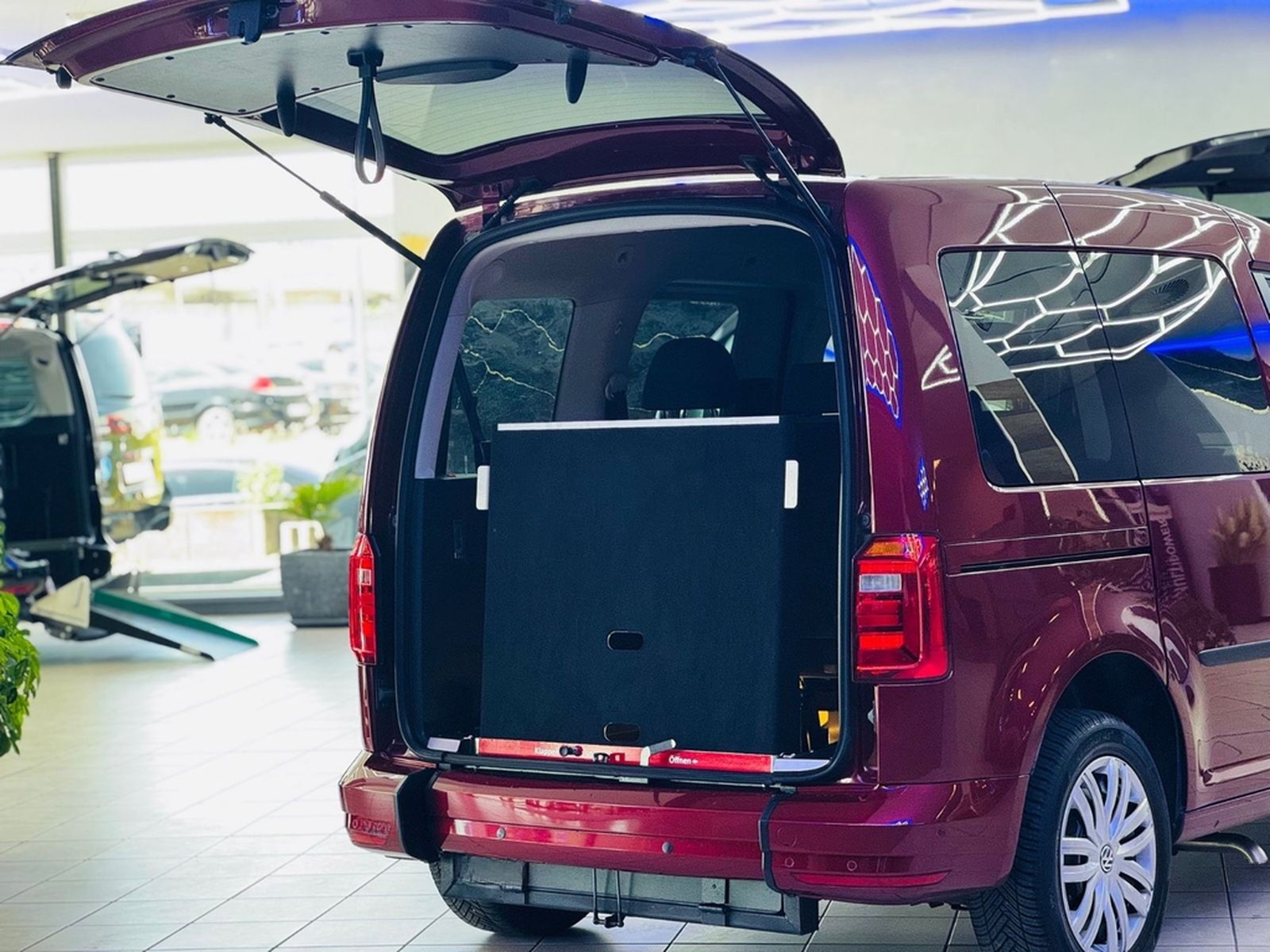 Volkswagen Caddy Behindertengerecht-Rampe foto 12