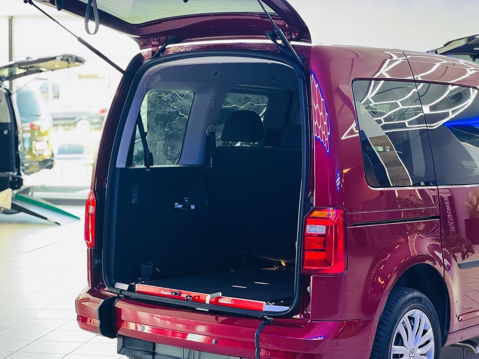 Volkswagen Caddy Behindertengerecht-Rampe foto 6