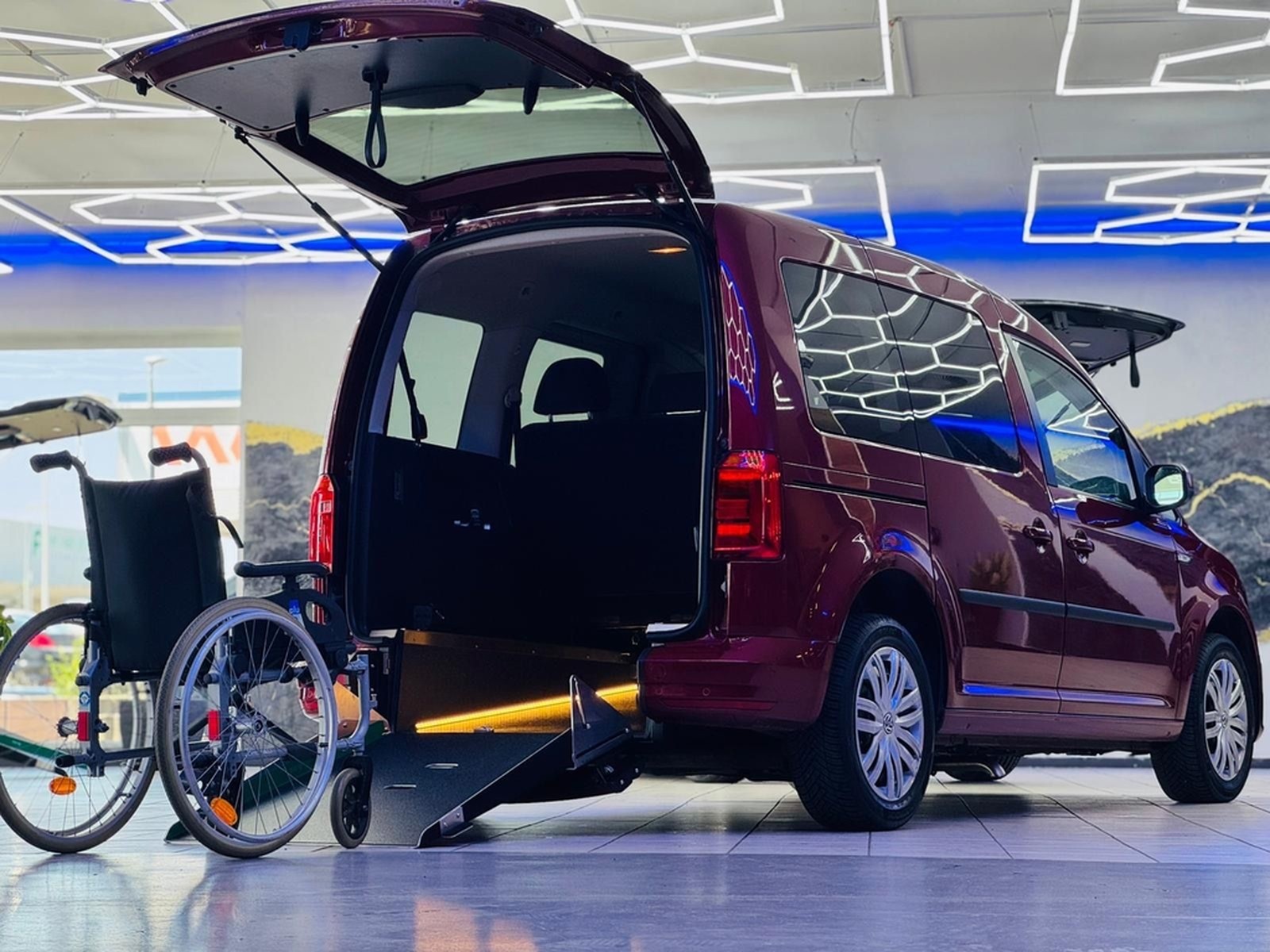 Volkswagen Caddy Behindertengerecht-Rampe foto 8