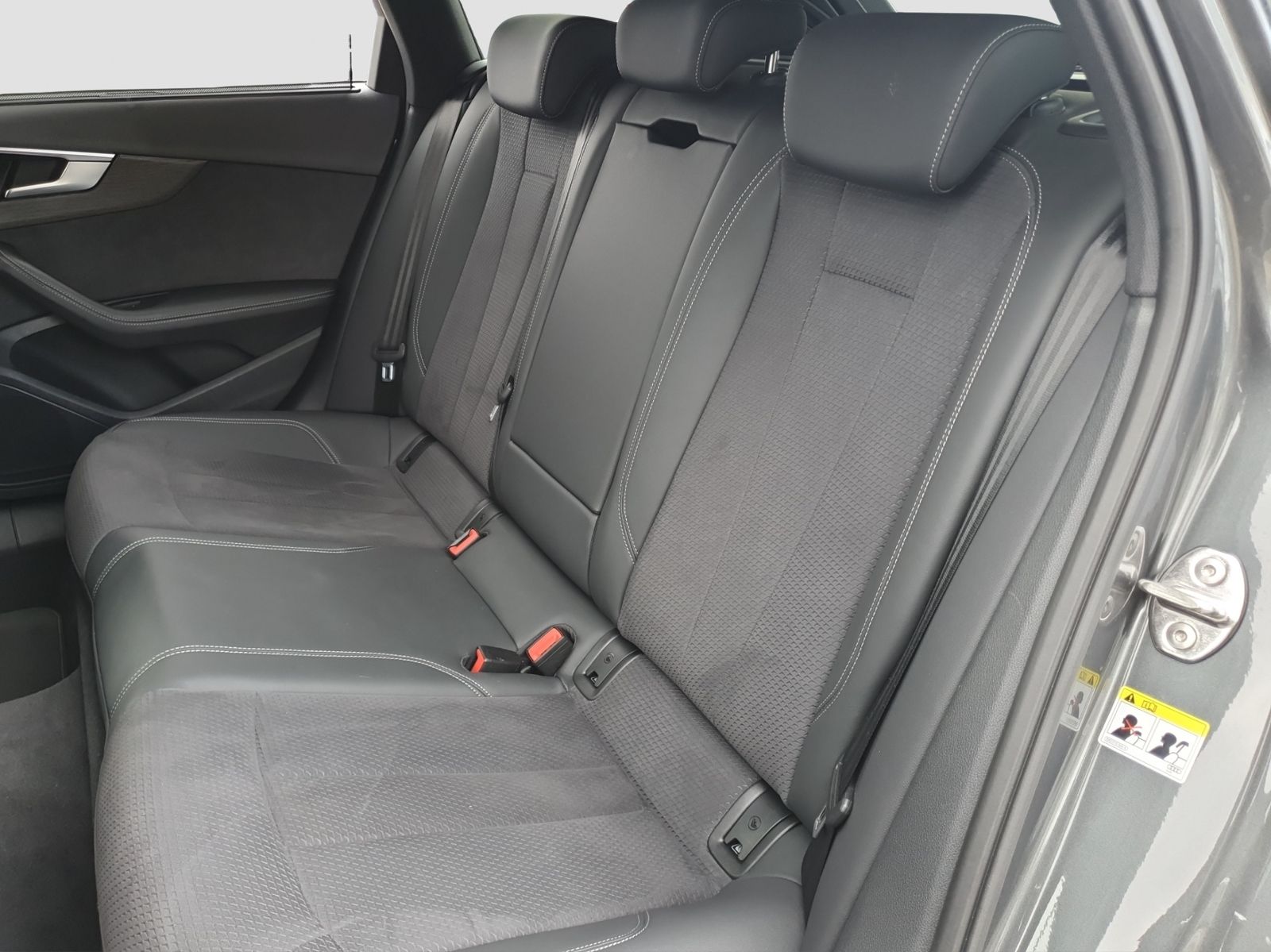 Audi A4 Avant 2.0TFSI*S line*quattro*NAVI*LEDER*RFK*E foto 17