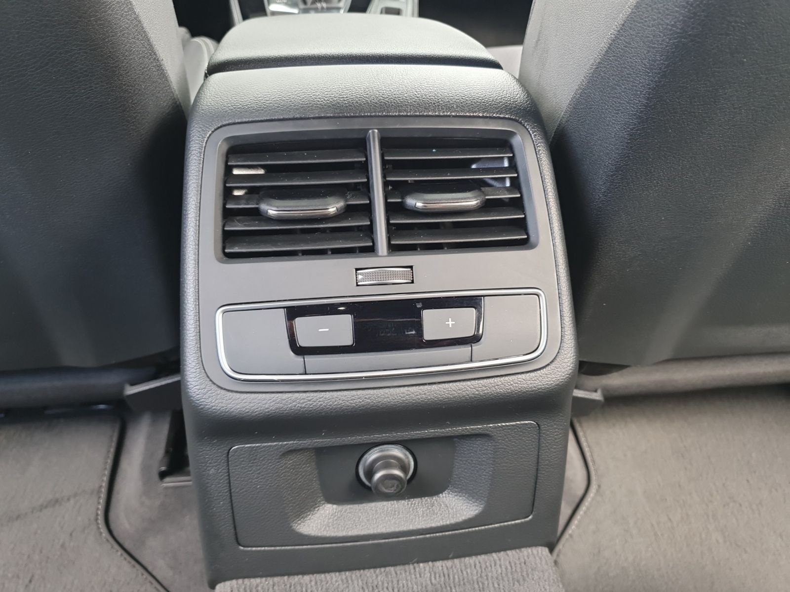 Audi A4 Avant 2.0TFSI*S line*quattro*NAVI*LEDER*RFK*E foto 23