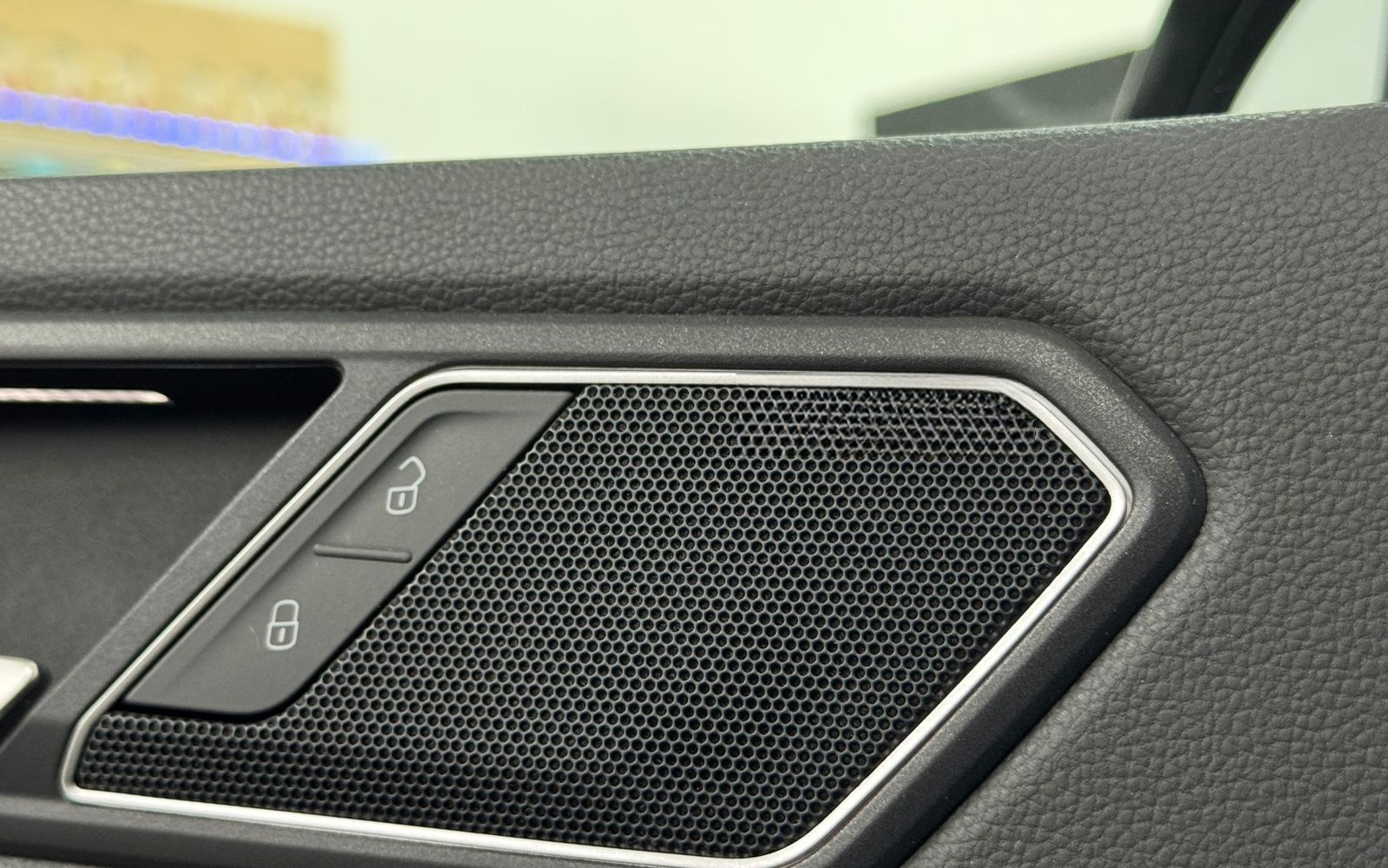 Volkswagen Tiguan 2.0 TDI R-LINE 4x4 PANO/AHK/LED/DYNAUDIO! foto 17