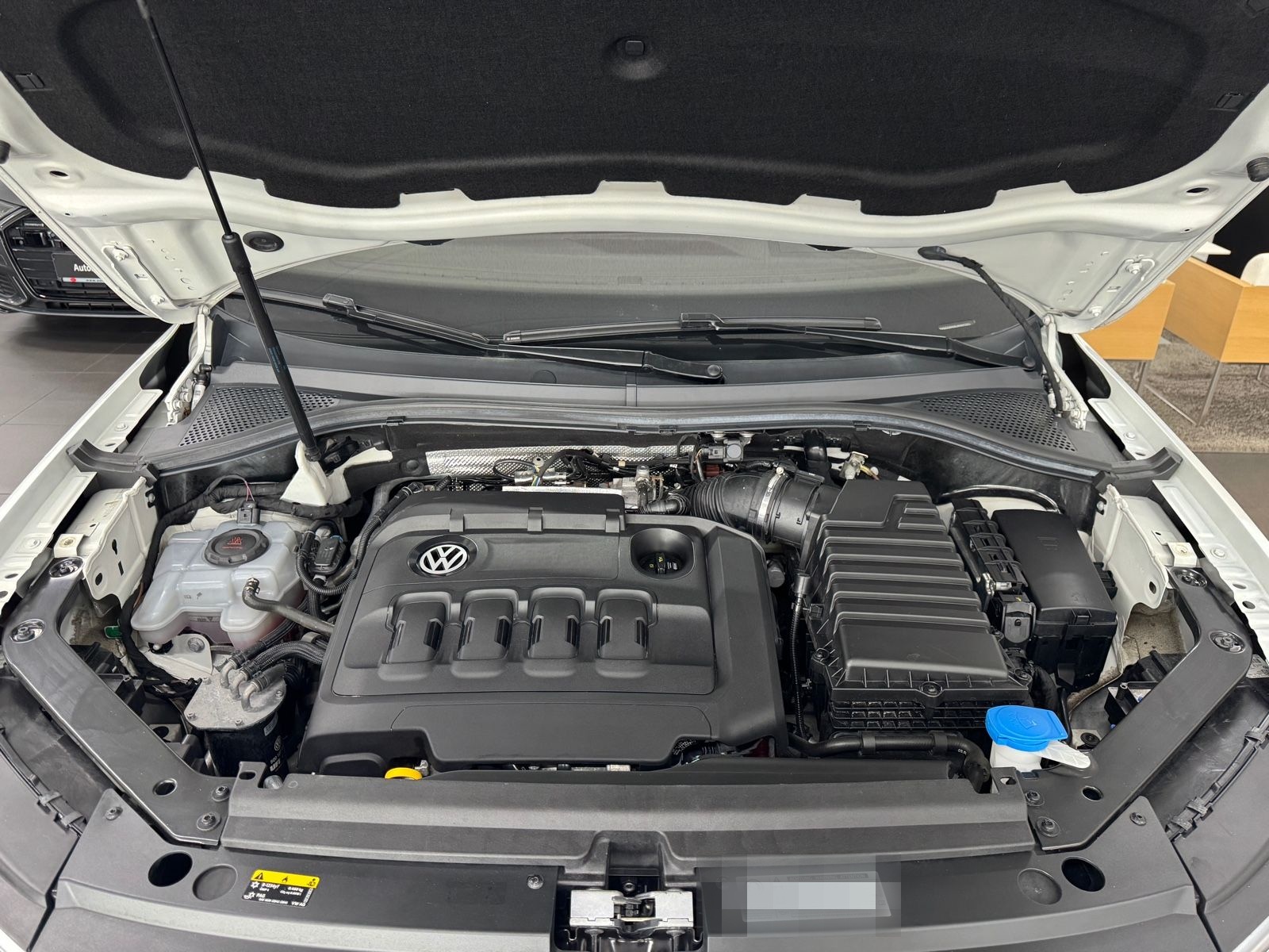 Volkswagen Tiguan 2.0 TDI R-LINE 4x4 PANO/AHK/LED/DYNAUDIO! foto 8