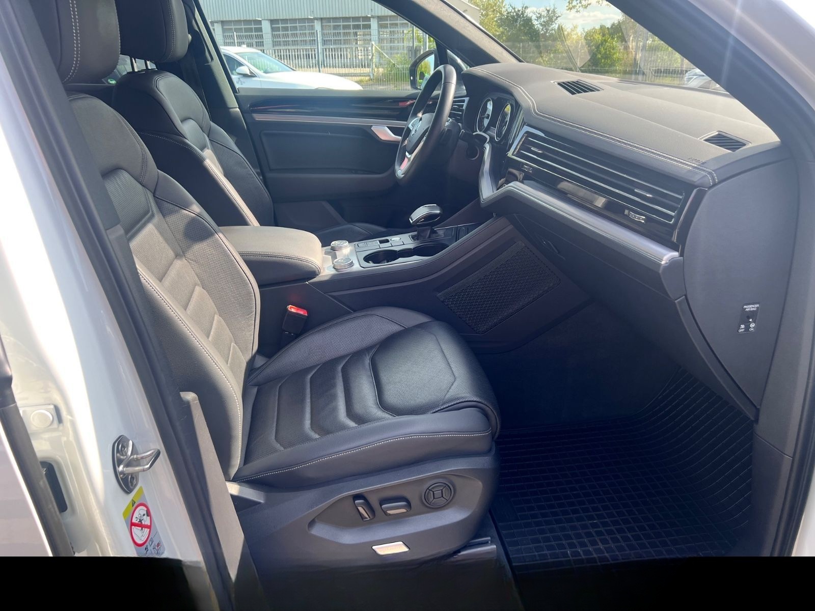 Volkswagen Touareg 3.0 TDI 4Motion R-Line AHK Leder Standh foto 9