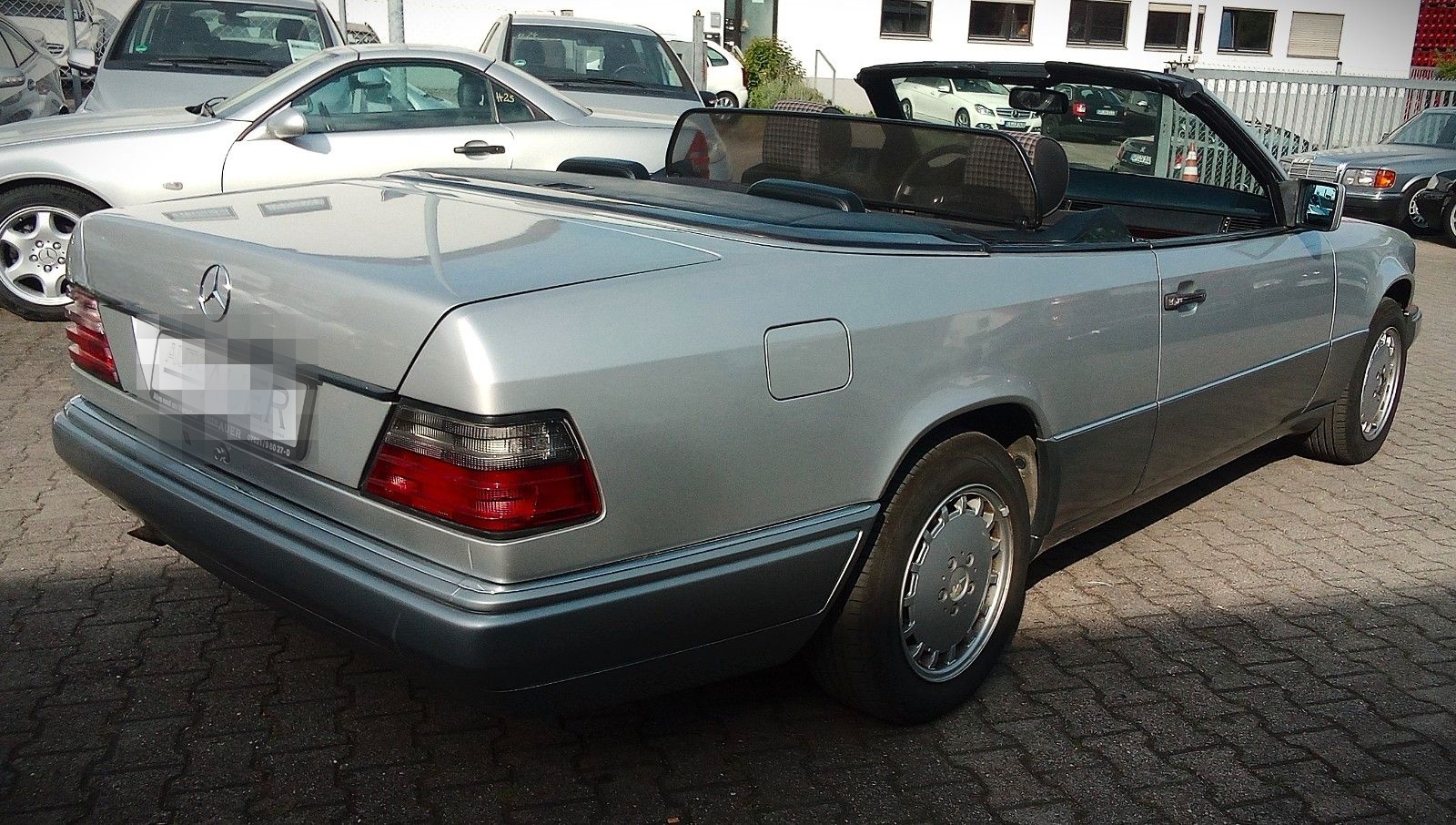 Mercedes-Benz E 200 C124 W124 Cabriolet foto 4