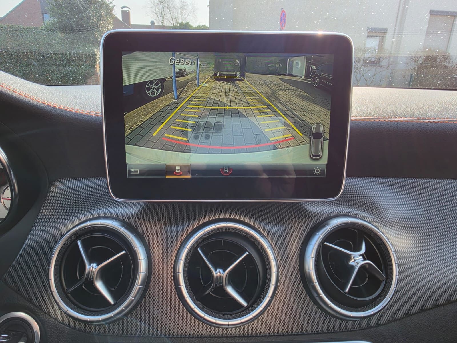 Mercedes-Benz CLA 200 Shooting Brake ORANGE ART EDITION/AMG foto 13