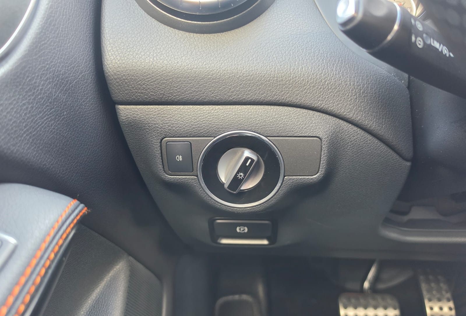 Mercedes-Benz CLA 200 Shooting Brake ORANGE ART EDITION/AMG foto 16