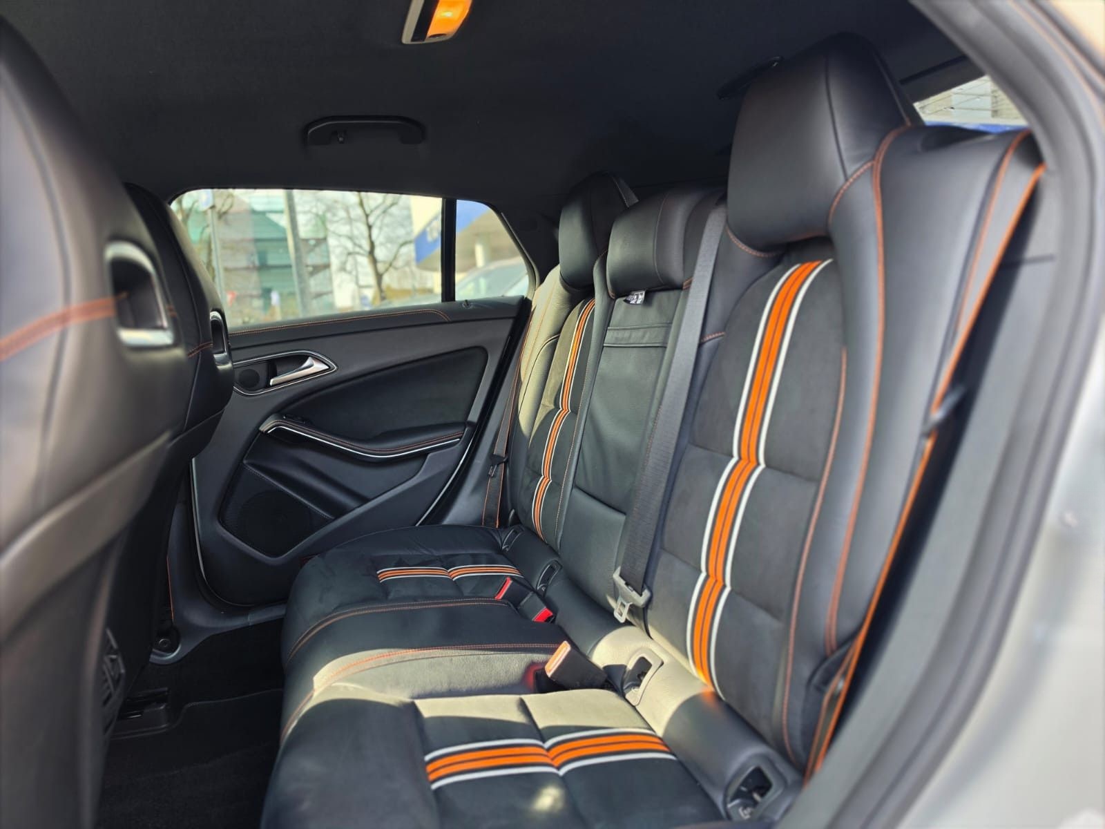 Mercedes-Benz CLA 200 Shooting Brake ORANGE ART EDITION/AMG foto 18