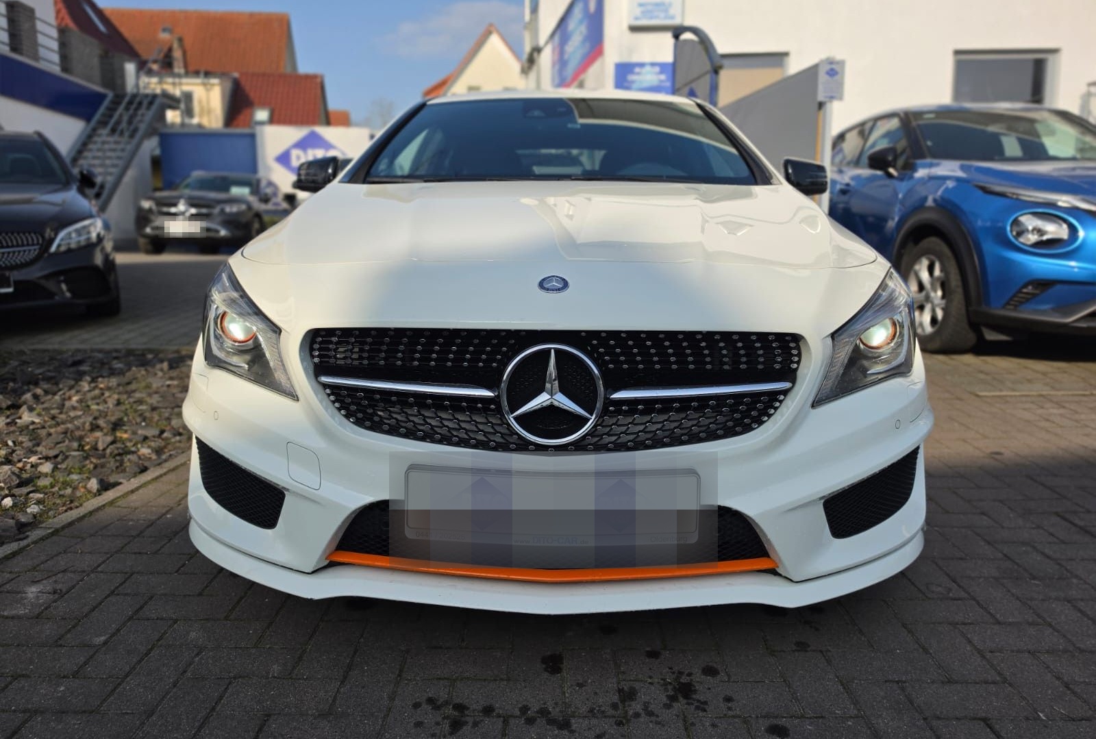 Mercedes-Benz CLA 200 Shooting Brake ORANGE ART EDITION/AMG foto 3