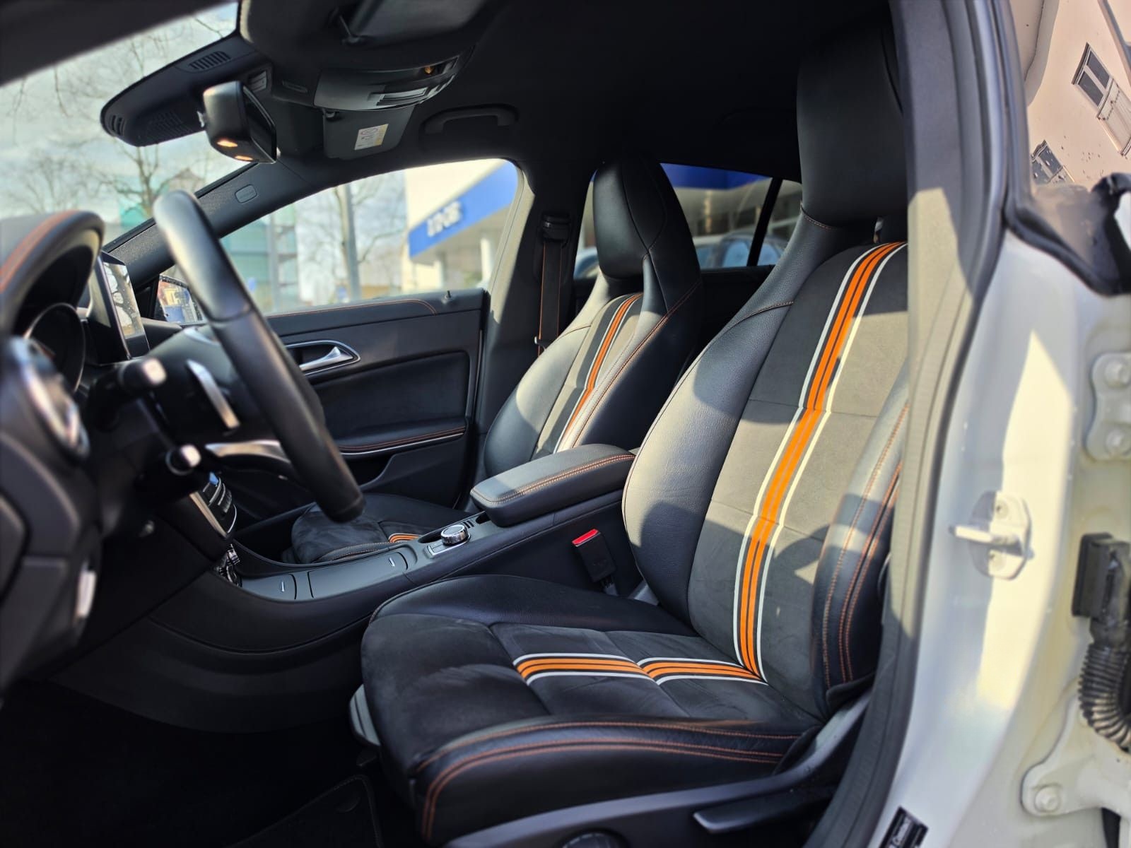 Mercedes-Benz CLA 200 Shooting Brake ORANGE ART EDITION/AMG foto 6