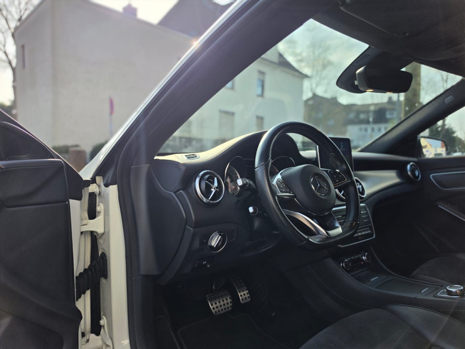 Mercedes-Benz CLA 200 Shooting Brake ORANGE ART EDITION/AMG foto 7