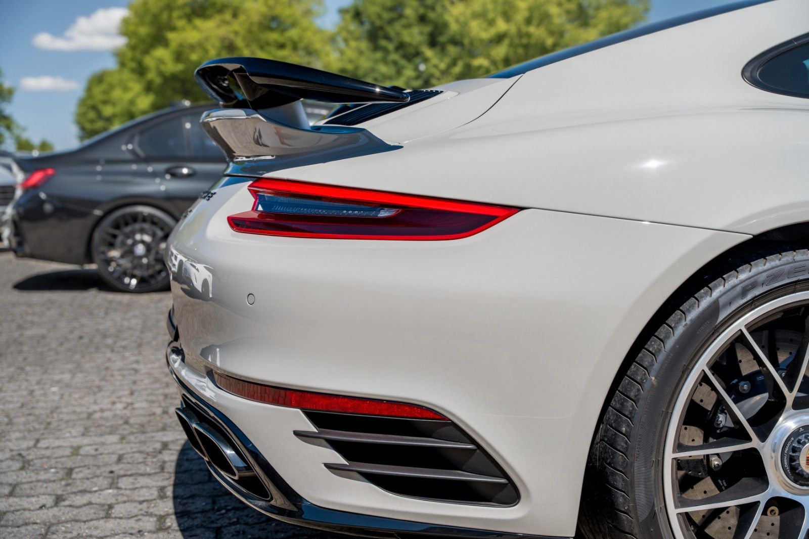 Porsche 911 Turbo S 991.2/PDK/Keramik/ACC/Pano/Burmester foto 12