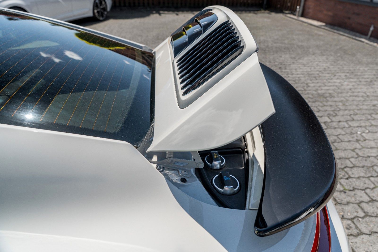 Porsche 911 Turbo S 991.2/PDK/Keramik/ACC/Pano/Burmester foto 13