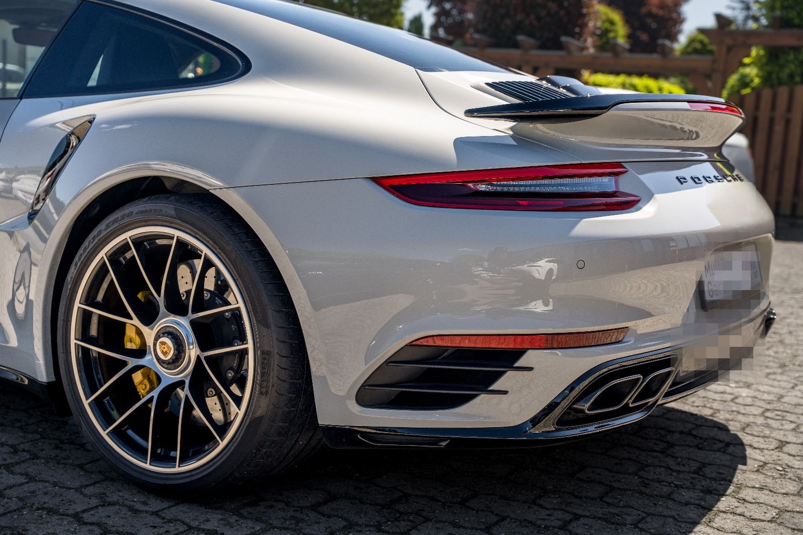 Porsche 911 Turbo S 991.2/PDK/Keramik/ACC/Pano/Burmester foto 18