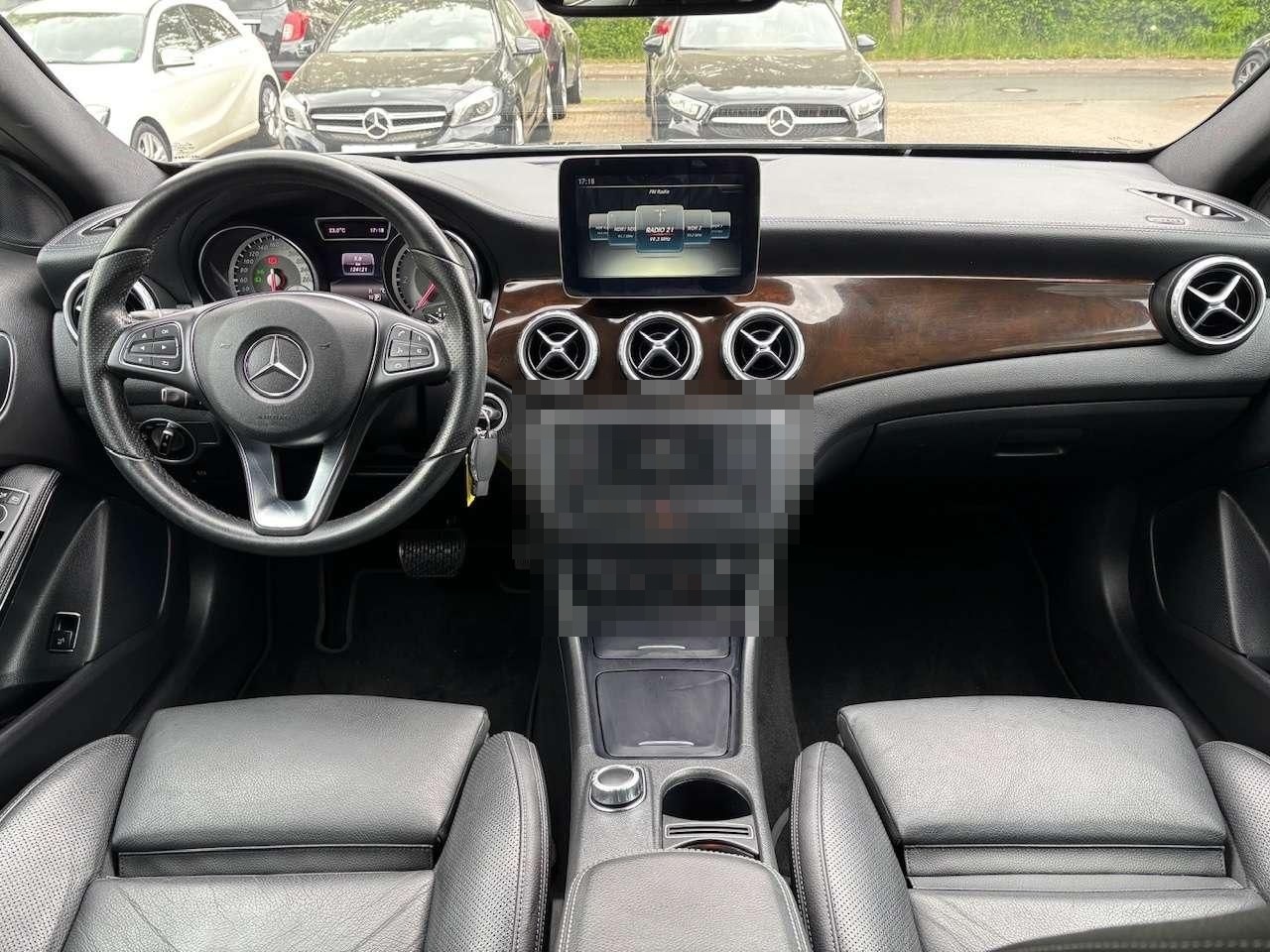 Mercedes-Benz GLA 200 d 7G-DCT  Score / Urban  foto 18