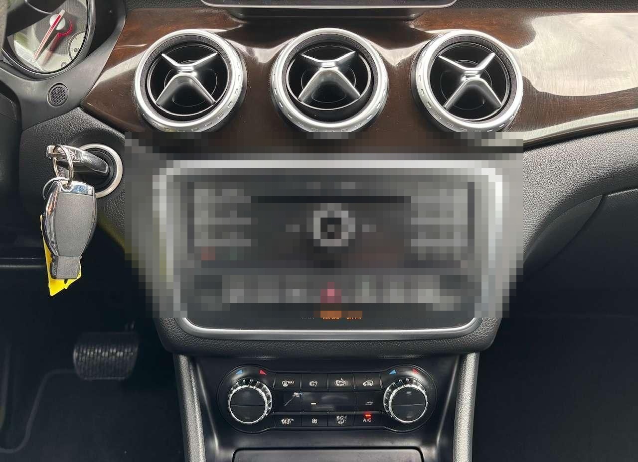Mercedes-Benz GLA 200 d 7G-DCT  Score / Urban  foto 20
