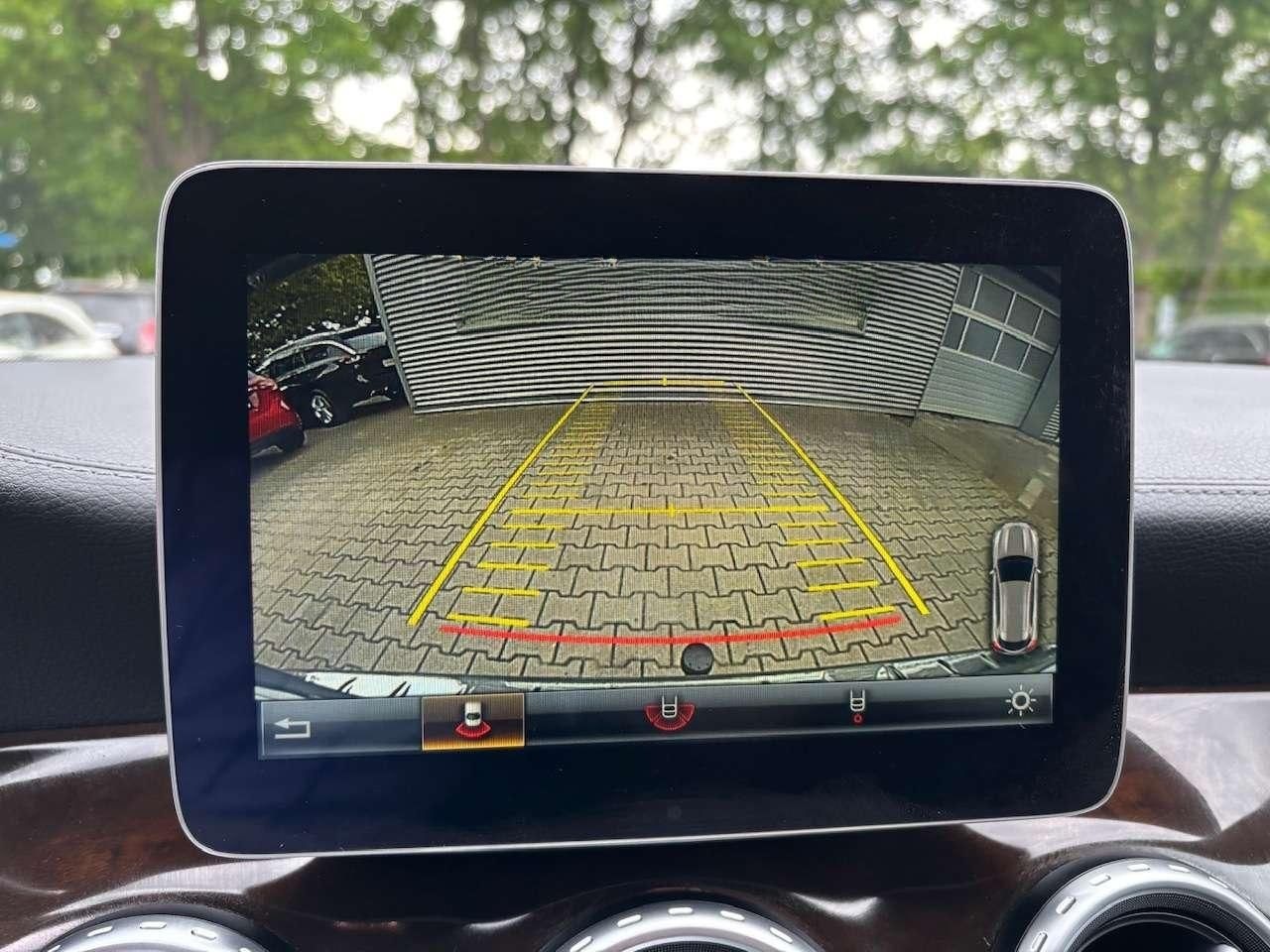 Mercedes-Benz GLA 200 d 7G-DCT  Score / Urban  foto 22