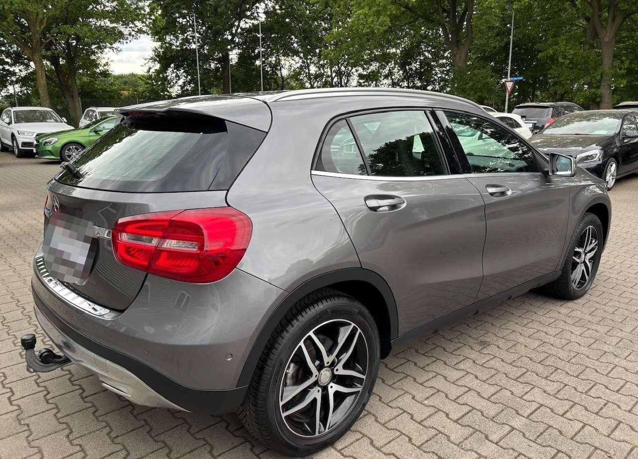 Mercedes-Benz GLA 200 d 7G-DCT  Score / Urban  foto 4