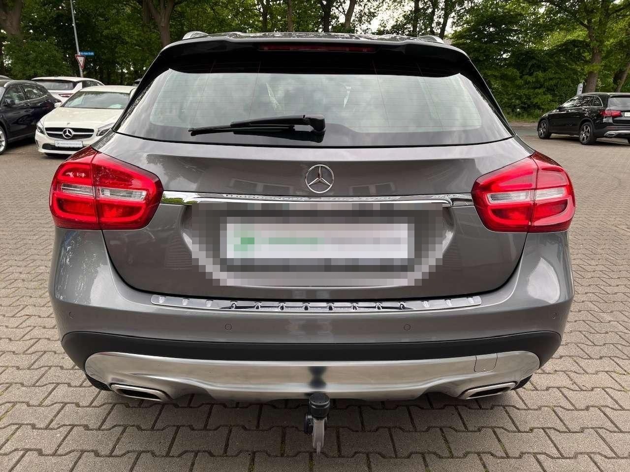 Mercedes-Benz GLA 200 d 7G-DCT  Score / Urban  foto 5